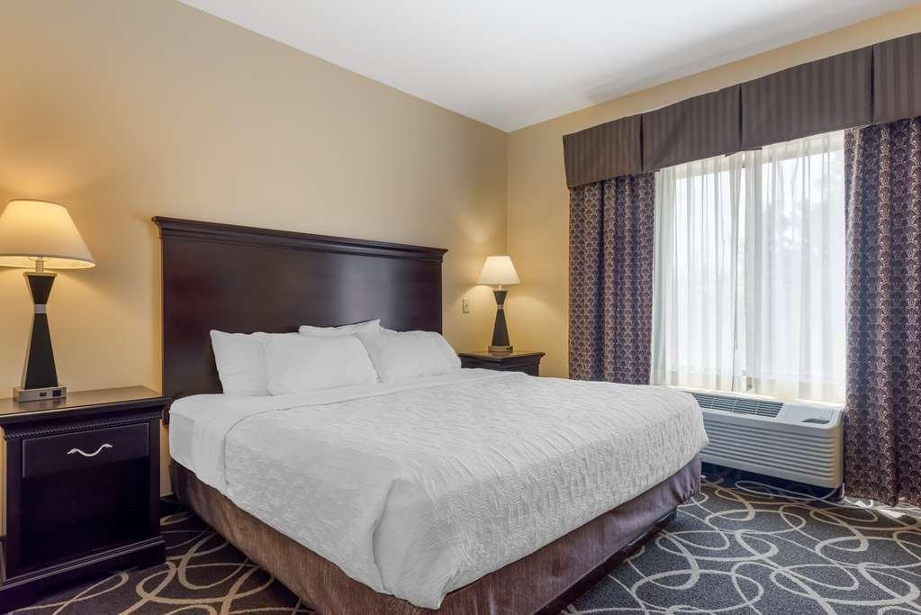 Best Western Plus Eau Claire Conference Center Room photo