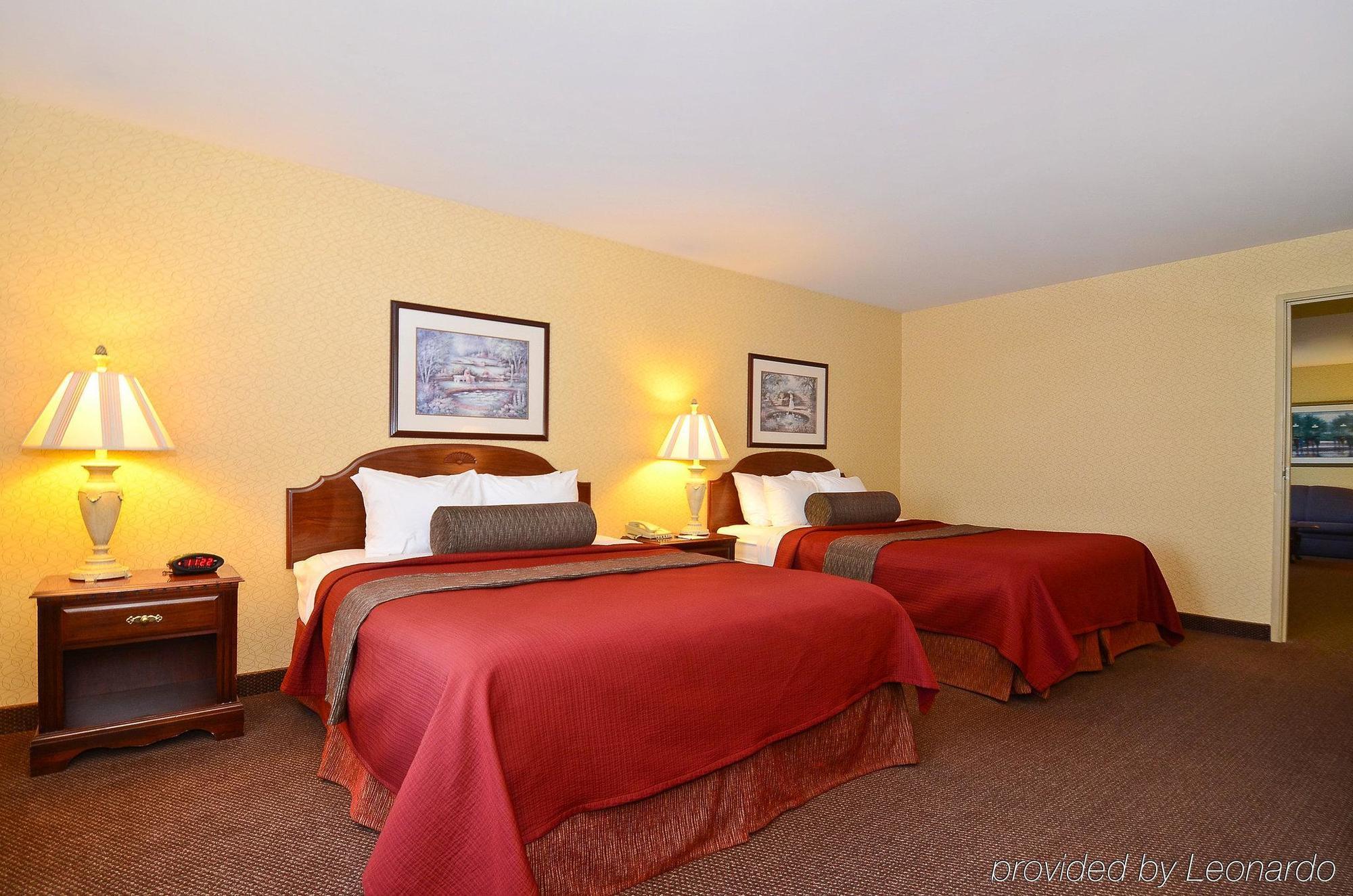 Best Western Plus Eau Claire Conference Center Room photo